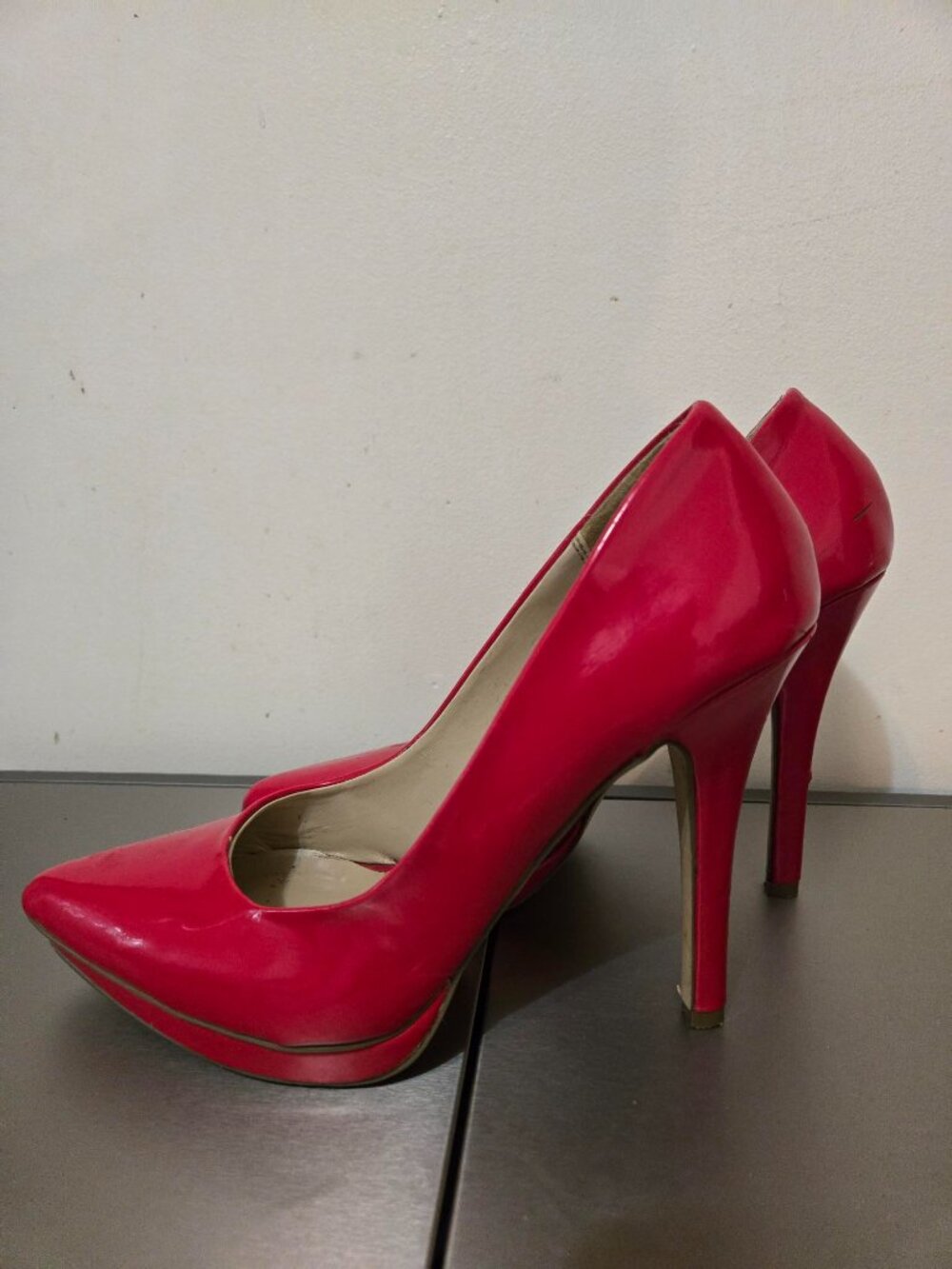 Red heels - Picture 5 of 7